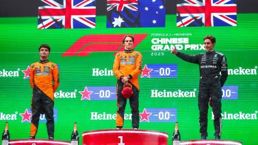 独家视频丨全场沸腾！习近平向中国体育代表团挥手致意.