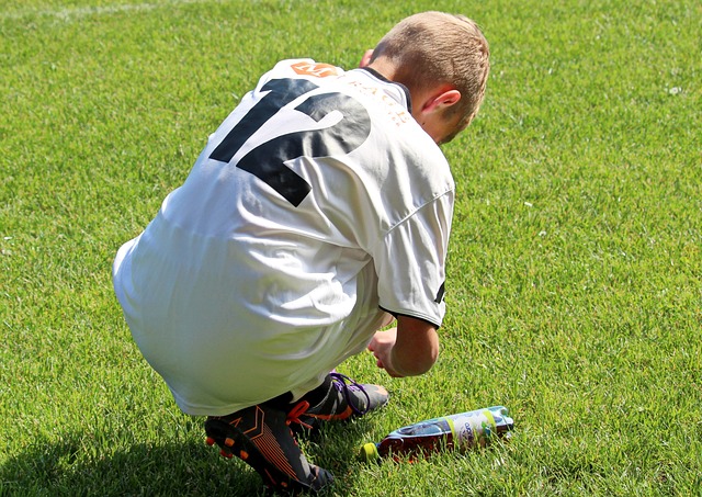 突发！大规模冲突，7人被驱逐，球迷也上了啊.